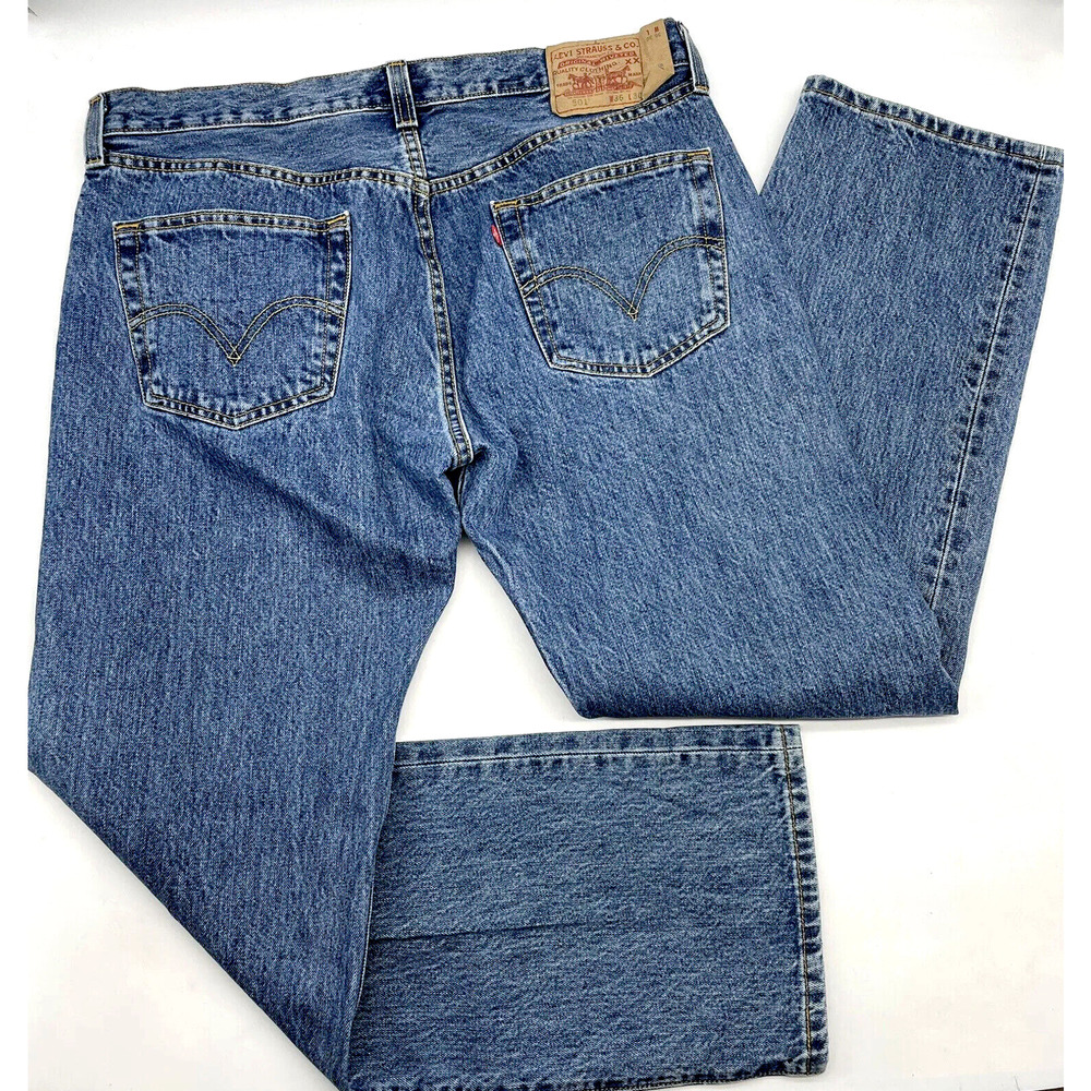 2009 Levi's 501 XX Quality Size 36x30 Medium Wash Straight Leg Mid Rise Jeans